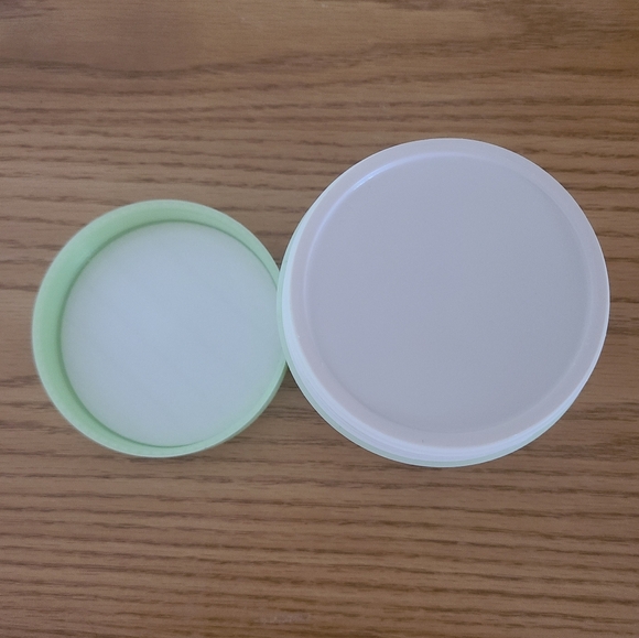 Spring Leaves of Green Tea Massage Face Cream - Picture 3 of 7